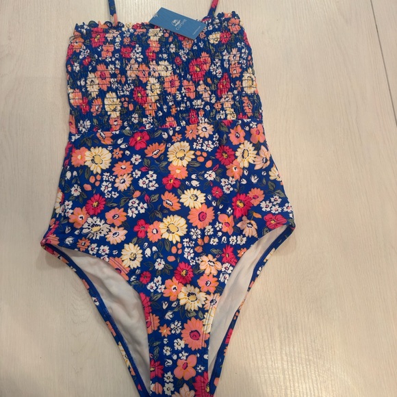 Cupshe Italian Country Ruffled Smocked
One Piece Swimsuit - Picture 6 of 7